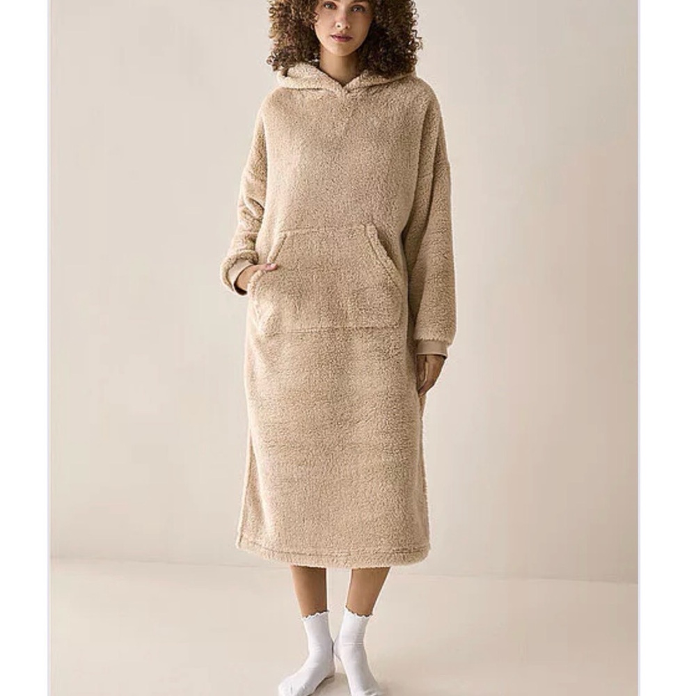 Simons Cozy Tan Hooded Robe